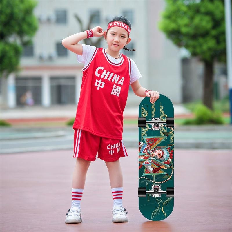 Four-wheel skateboards beginners, adult boys and girls, adult Korean-style, short-board, double-doved kids skater