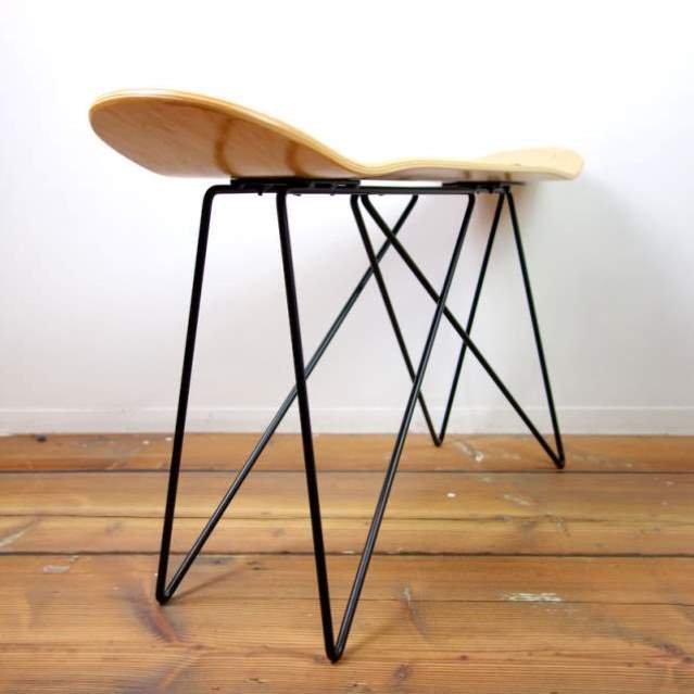 Red Coffee Industrial Table and Seat Decoration Netboard Initiative to Swift Shoe-Turning Furniture Milk Tea and Wood-Wind Chair