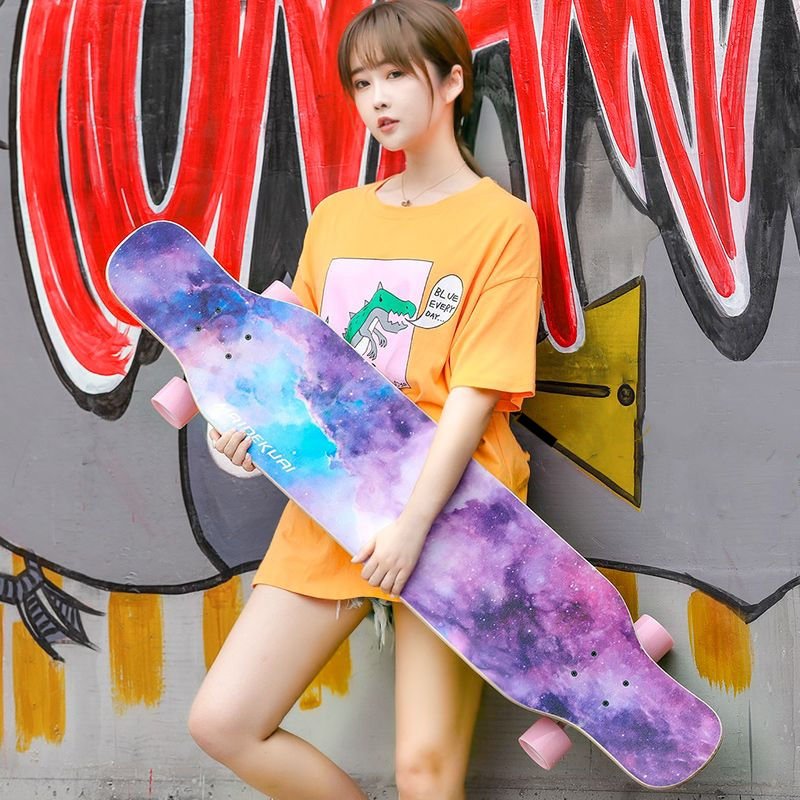 A Han-style four-wheel-brusher for young adult boys and girls in the long-board skates