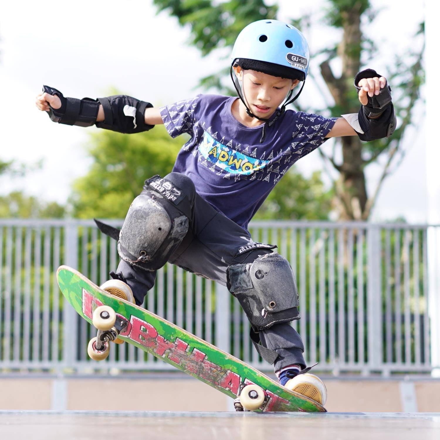 DBH CHILD SKATING BOARD GIRLS JUNIOR DOUBLE-ASSURED FOUR-WHEEL SCRIPT 6-12 YEAR-OLD INTERNET-BASED TEENAGERS