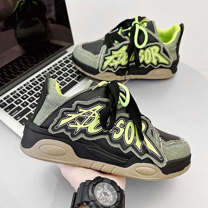 They've designed the Black Samurai version of the new Queen's Fashion Pop's Shoe Slipboard live