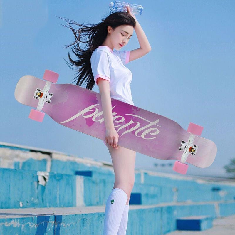 Four-wheel skating beginners, young women, young men, boys and girls