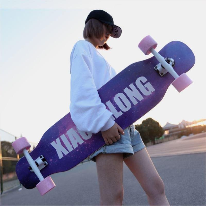 First-class skating, adult girl, girl-girl, street-painting, four-wheel skating