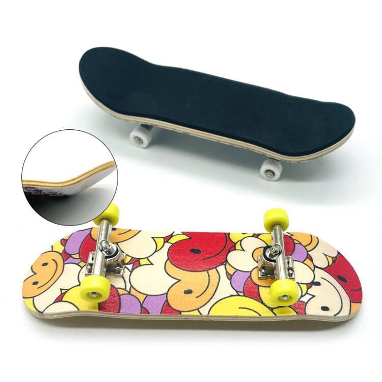 "Finger skateboarding professional children's creative toy mammoth finger skateboards "