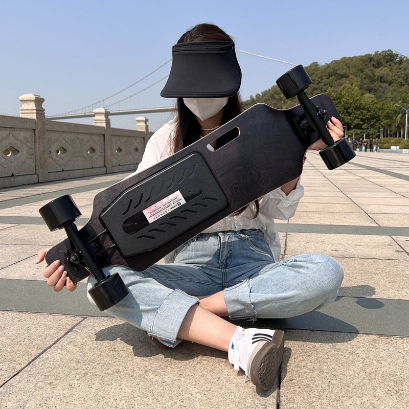 An electric remote skater, four-wheel adult walker, coonan-Skin-Skin