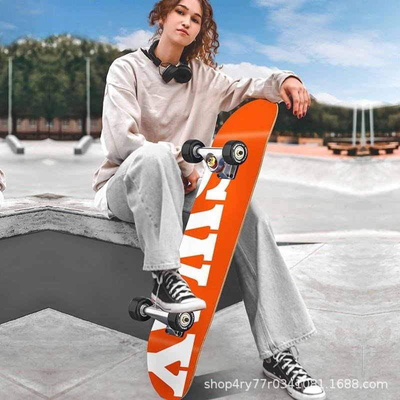 Two-wheel-blowing girls' skating carts for kids with skateboard boards