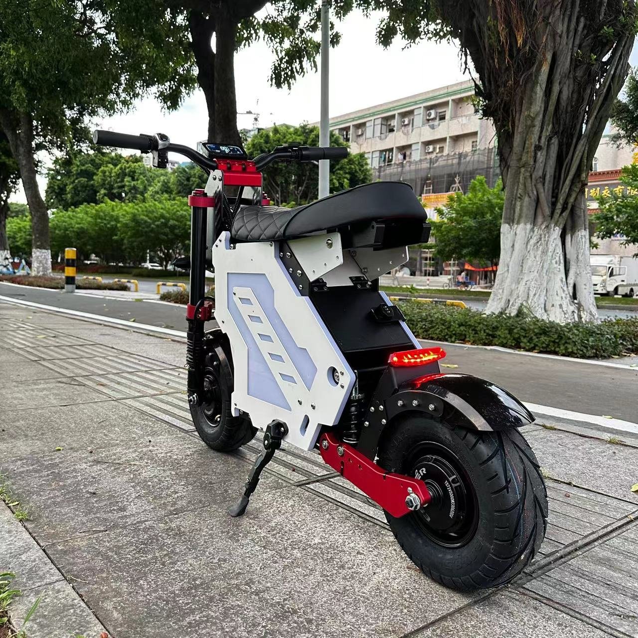 Eshiner Molo 5 60V 6000W Dual Motor Powerful escooter 13" Fat Tire 10000W Long range Off Road Electric Scooter with seat