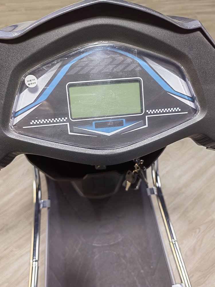 Factory Direct High-Speed Classic Electric Scooter Solid Electric Motorcycle with Reinforced Guard Bar for Mobility Hot Sale