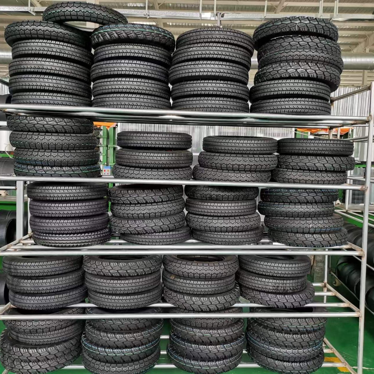 Motorcycle Accessory Scooter Part Tubeless Tyre Motorcycle Rubber Wheels Tires for Motorbike