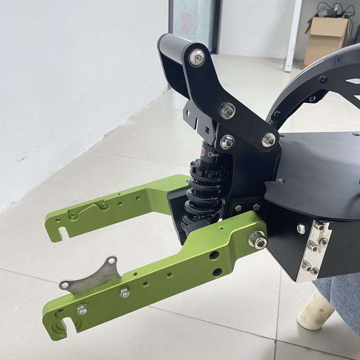 Electric scooter parts foldable frame M7 11inch tire hydraulic spring integrated shock absorber frame