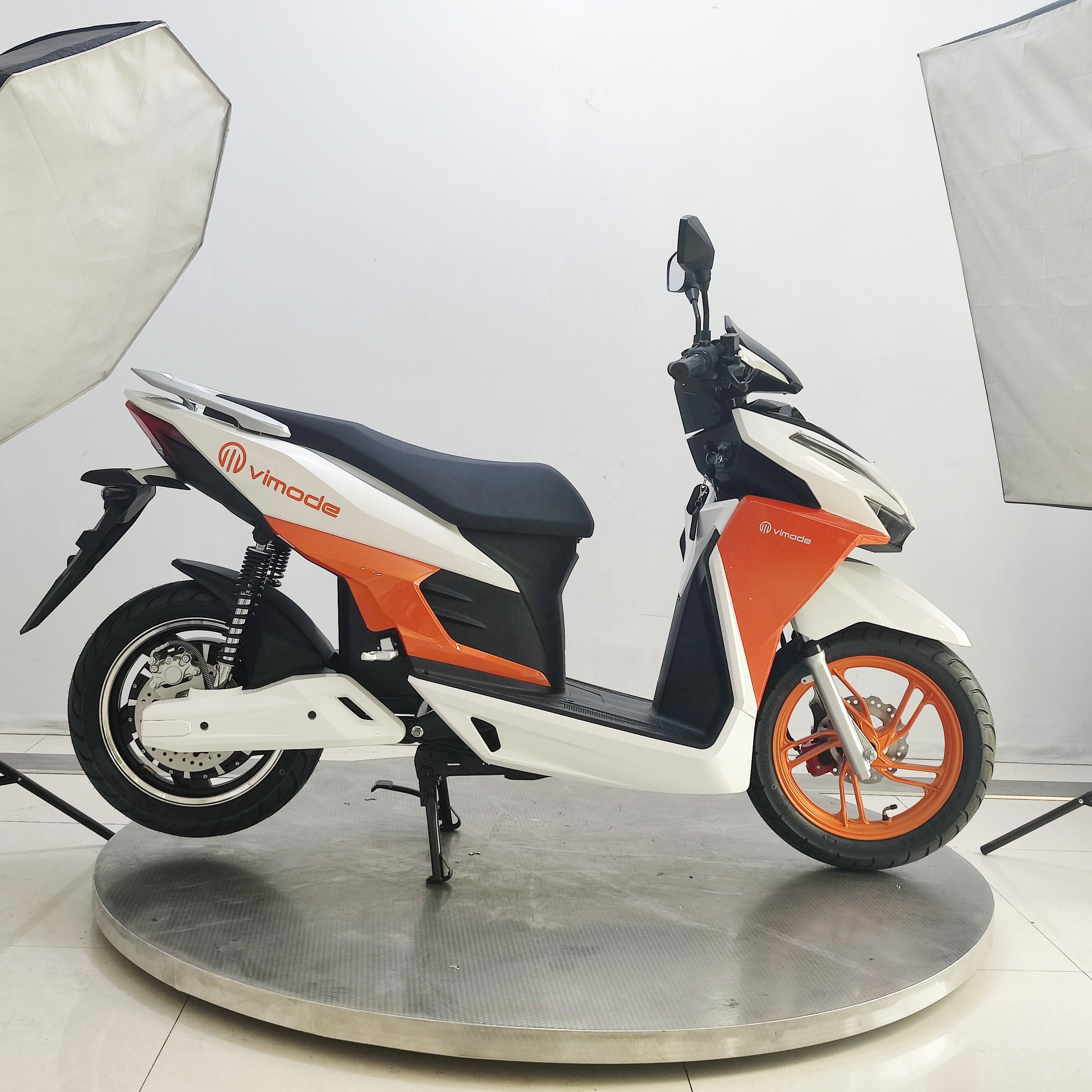 VIMODE 2024 China Manufacturer Good Quality Electric Scooter 2000W Fast Electric Motorcycle