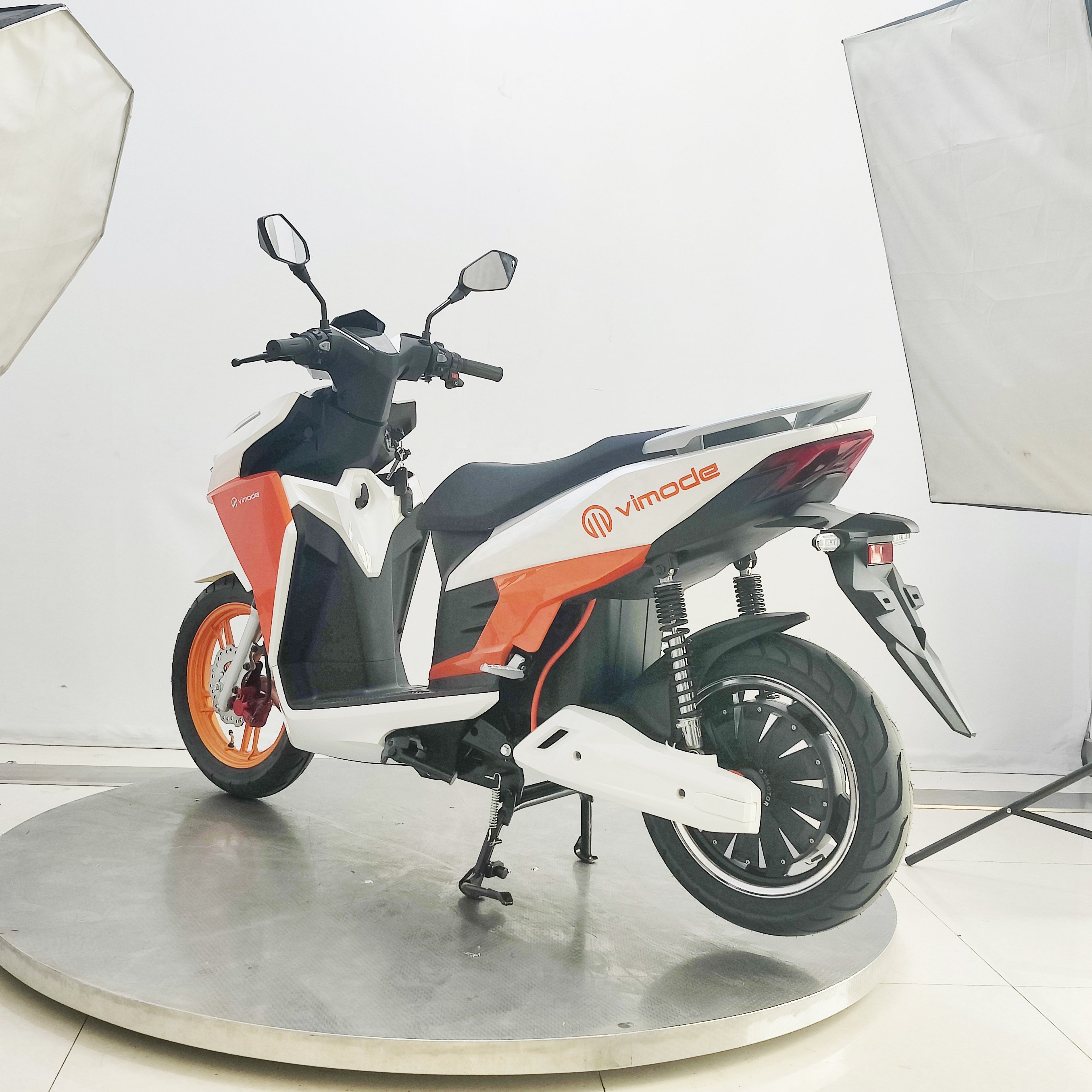 VIMODE 2024 China Manufacturer Good Quality Electric Scooter 2000W Fast Electric Motorcycle