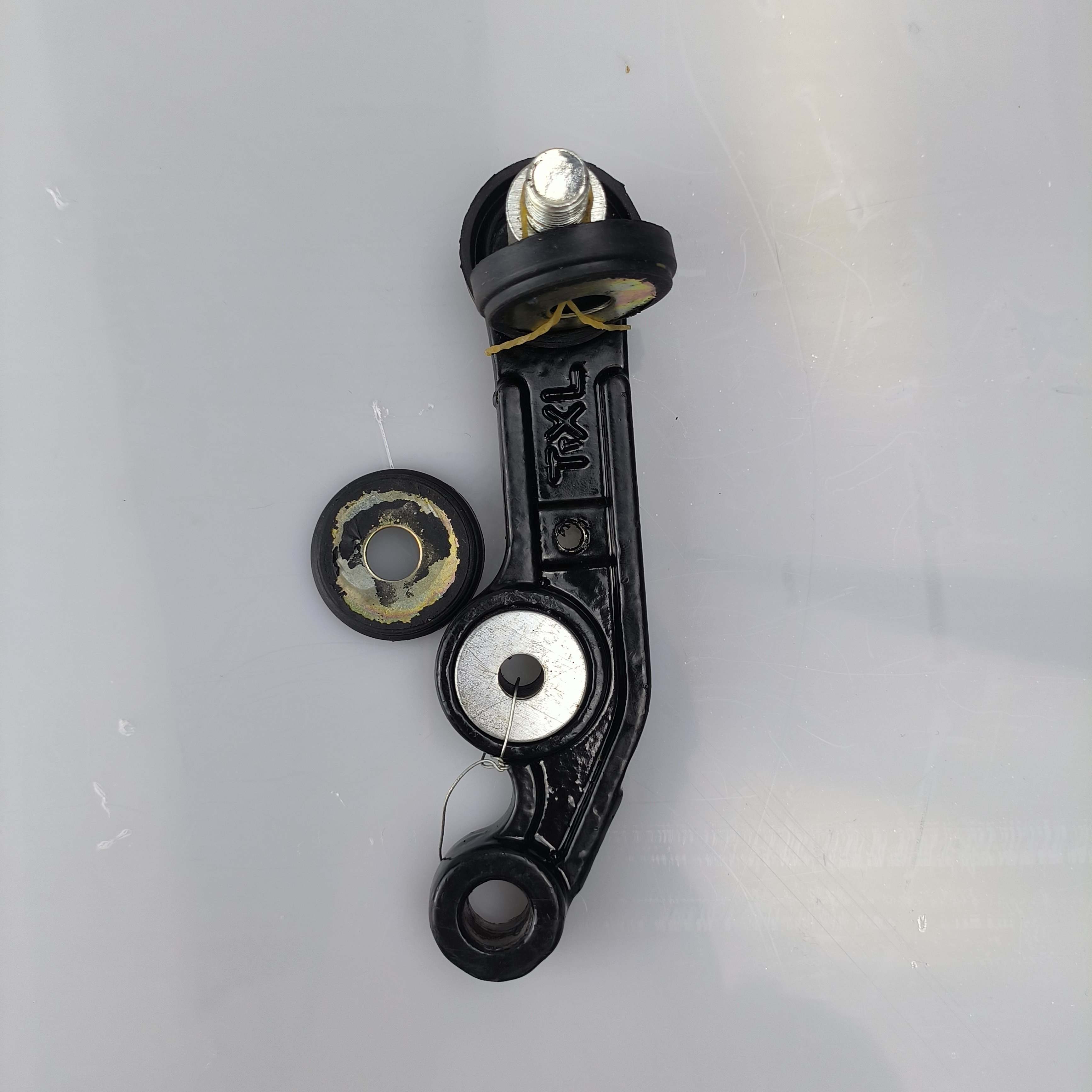 Metal parts Strong and durable swingarms Swingarms for motorcycles and bicycles