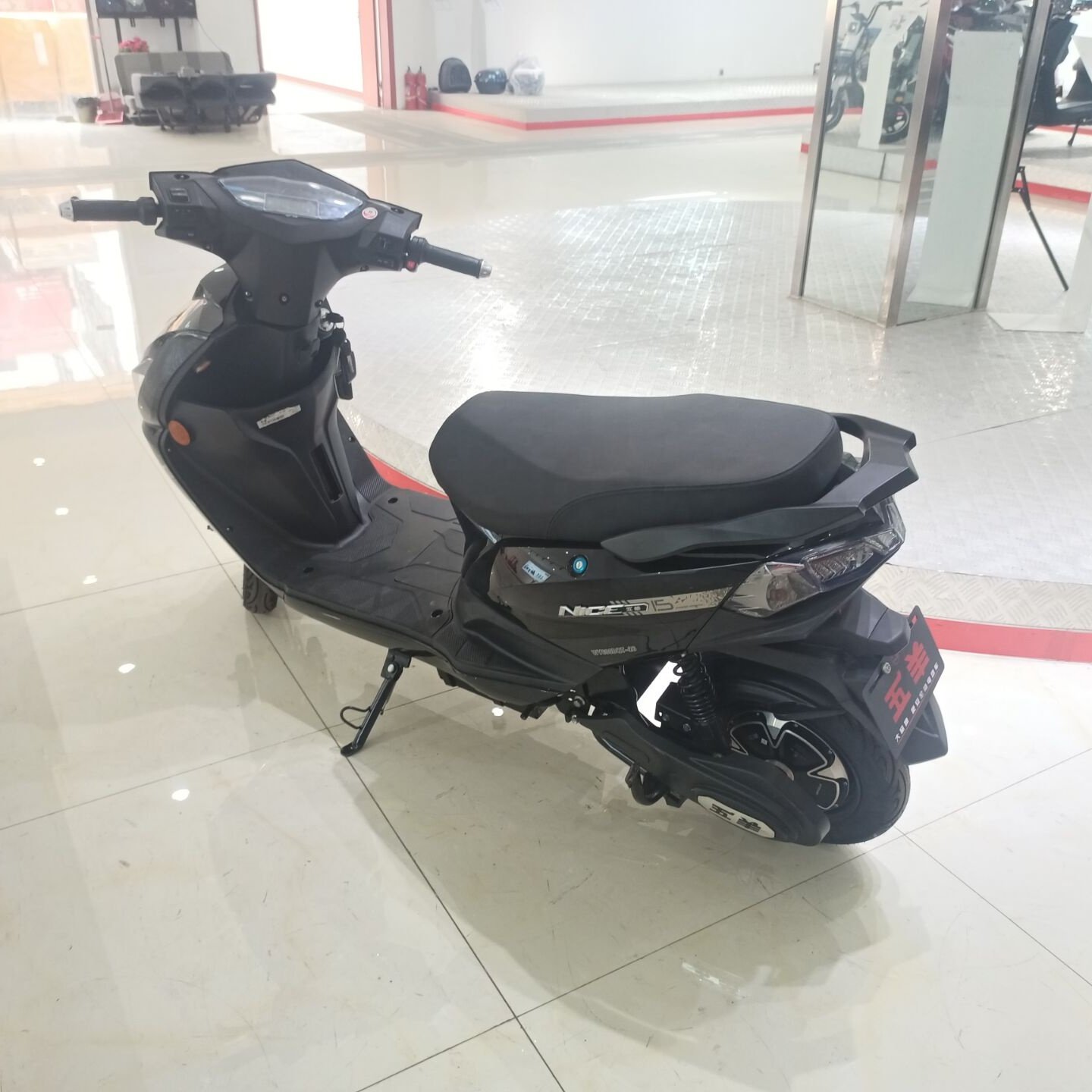 2022 New Arrival Electric Scooter