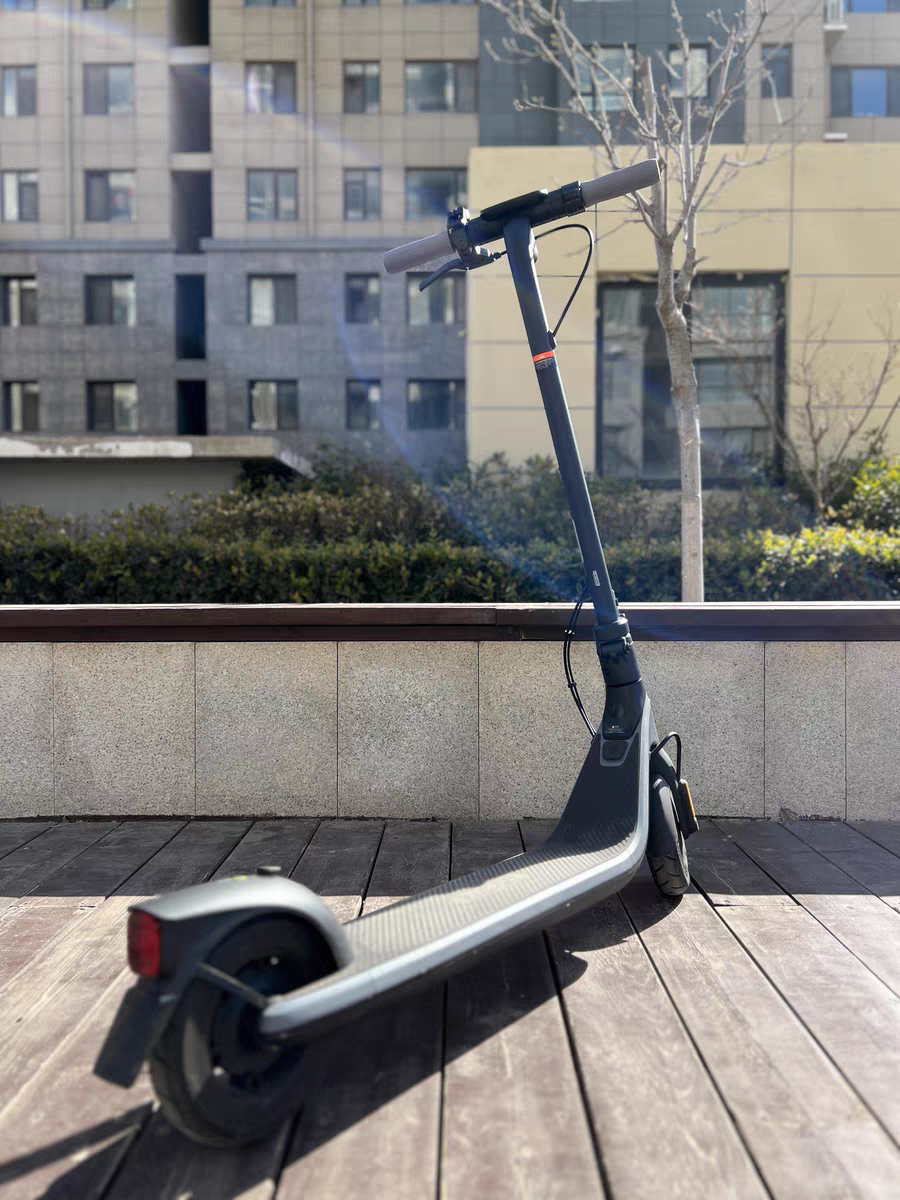 V Ultra Light Scooter Ninebot Electric Scooters E2 Portable and Foldable Electric Scooters