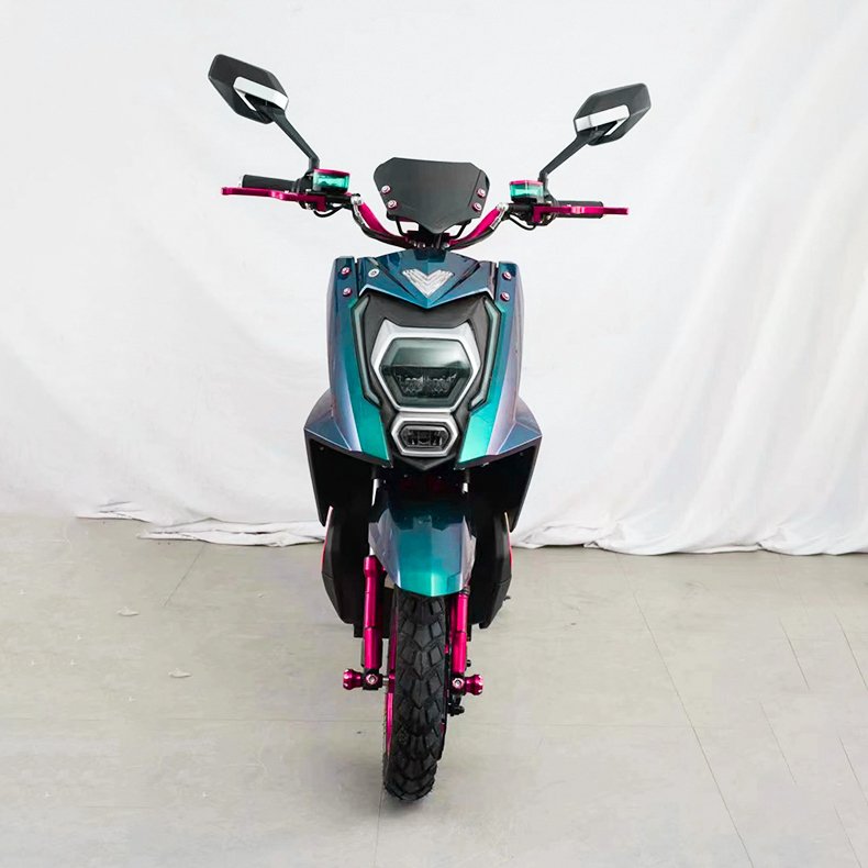 High quality 2024 new electric scooter model 1000W 2000W electric scooters powerful adult e motorcycle