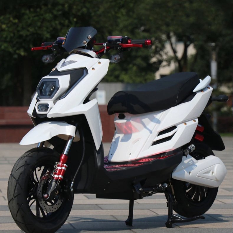 High quality 2024 new electric scooter model 1000W 2000W electric scooters powerful adult e motorcycle