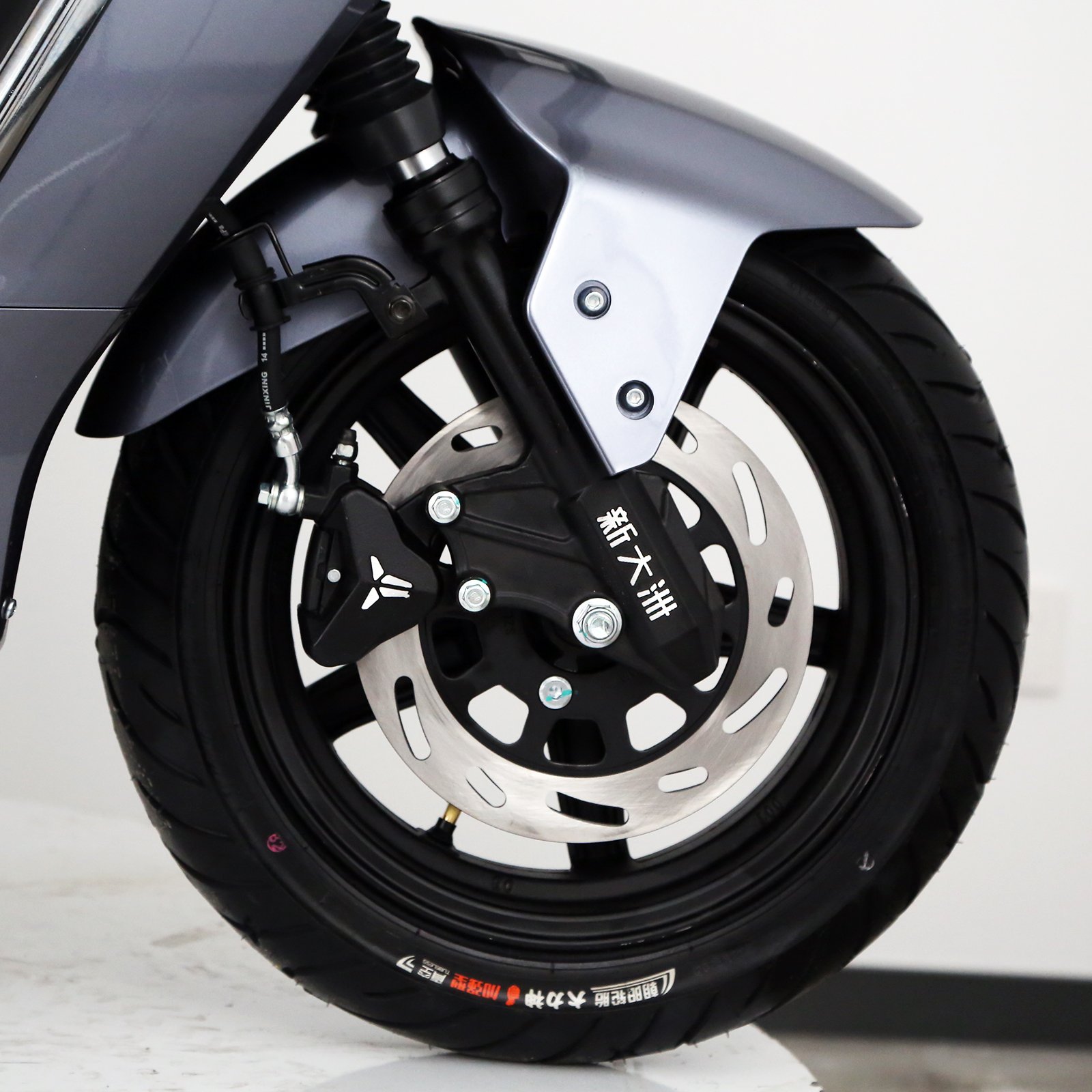 High Cost Performance Range Per Charge 80KM electric scooter supply