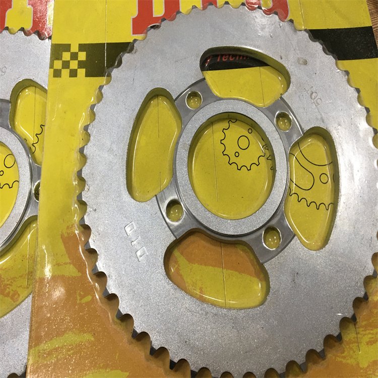 Specialize in motorcycle accessories Products motorcycle chains and sprocket kits high quality motorcycle parts