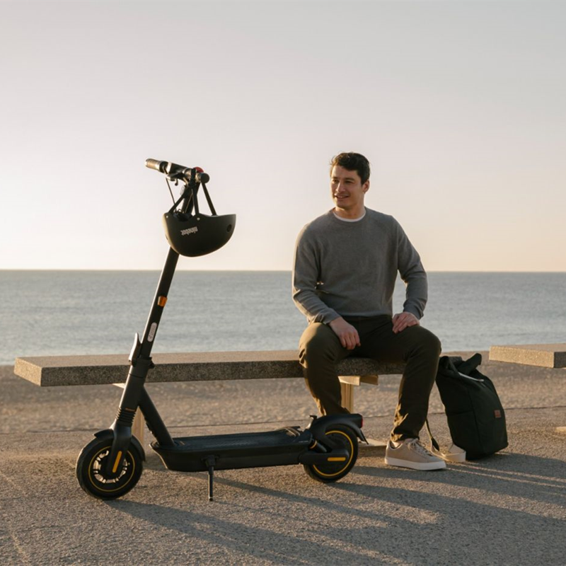 EU STOCK Original Ninebot by Segway Max G2 Electric Scooter 1000W Motor 35KM/H Speed 70KM Range New version KickScooter