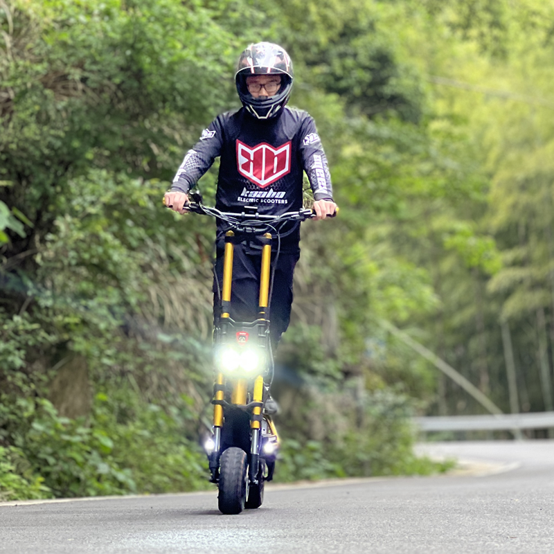 EU Stock Kaabo Wolf King GTR Smart Electric Scooter 2000W*2 Dual Motor 72V 35Ah Removable Battery 180km Range KickScooter