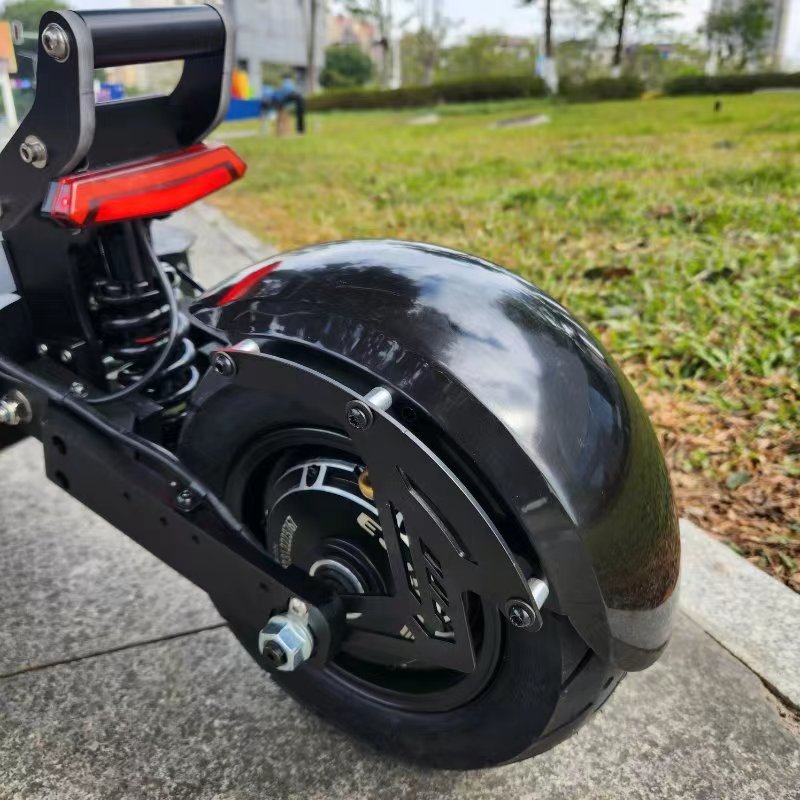 2024 Long Range Powerful 11inch E Scooter 60V 25-40Ah 6000W Dual Motor Powerful Electric Scooter with Seat