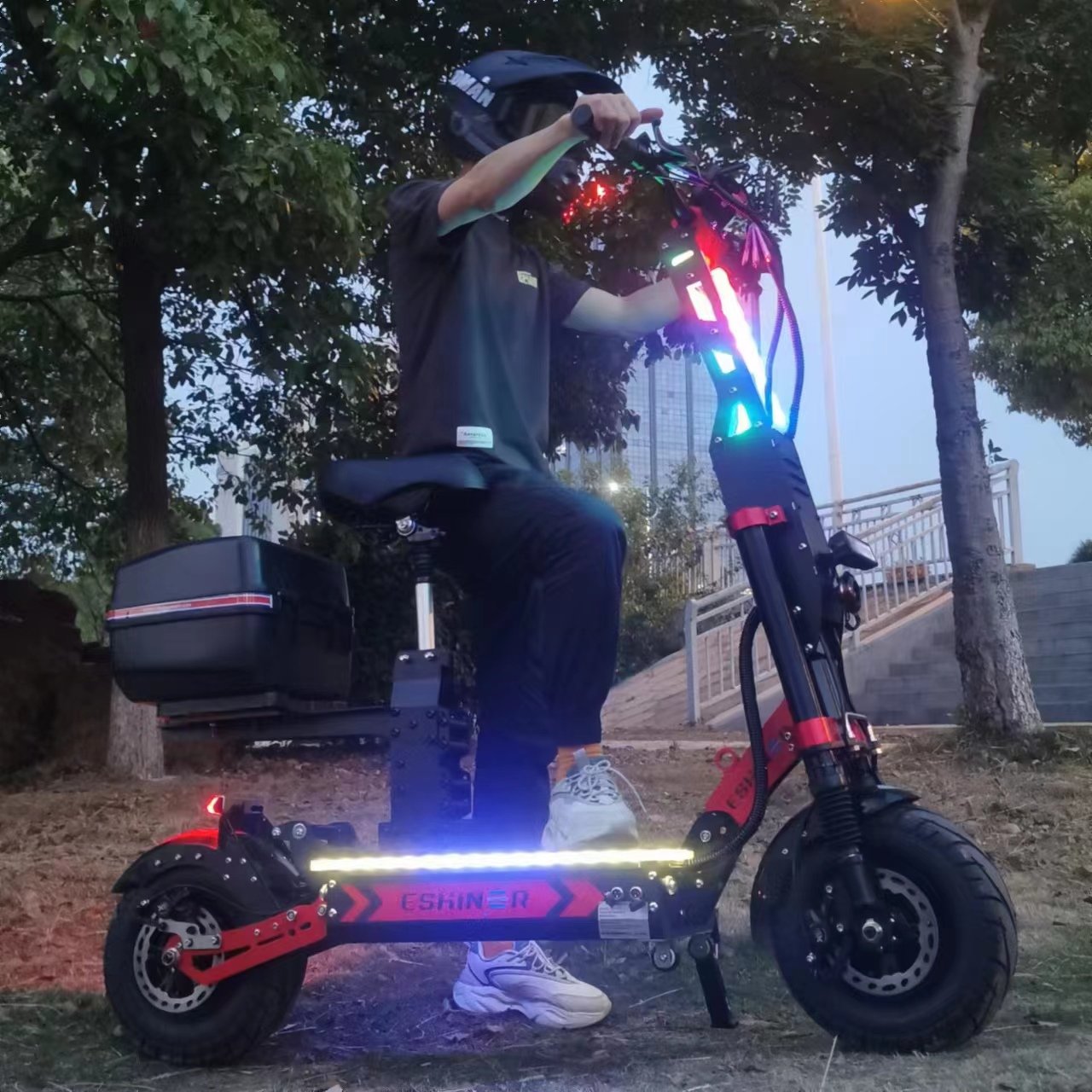ESHINER R8 popular 13inch 8000W 10000W 15000W 60V 72V 30ah 60ah 80ah 100ah dual motor adult electric scooter with seat