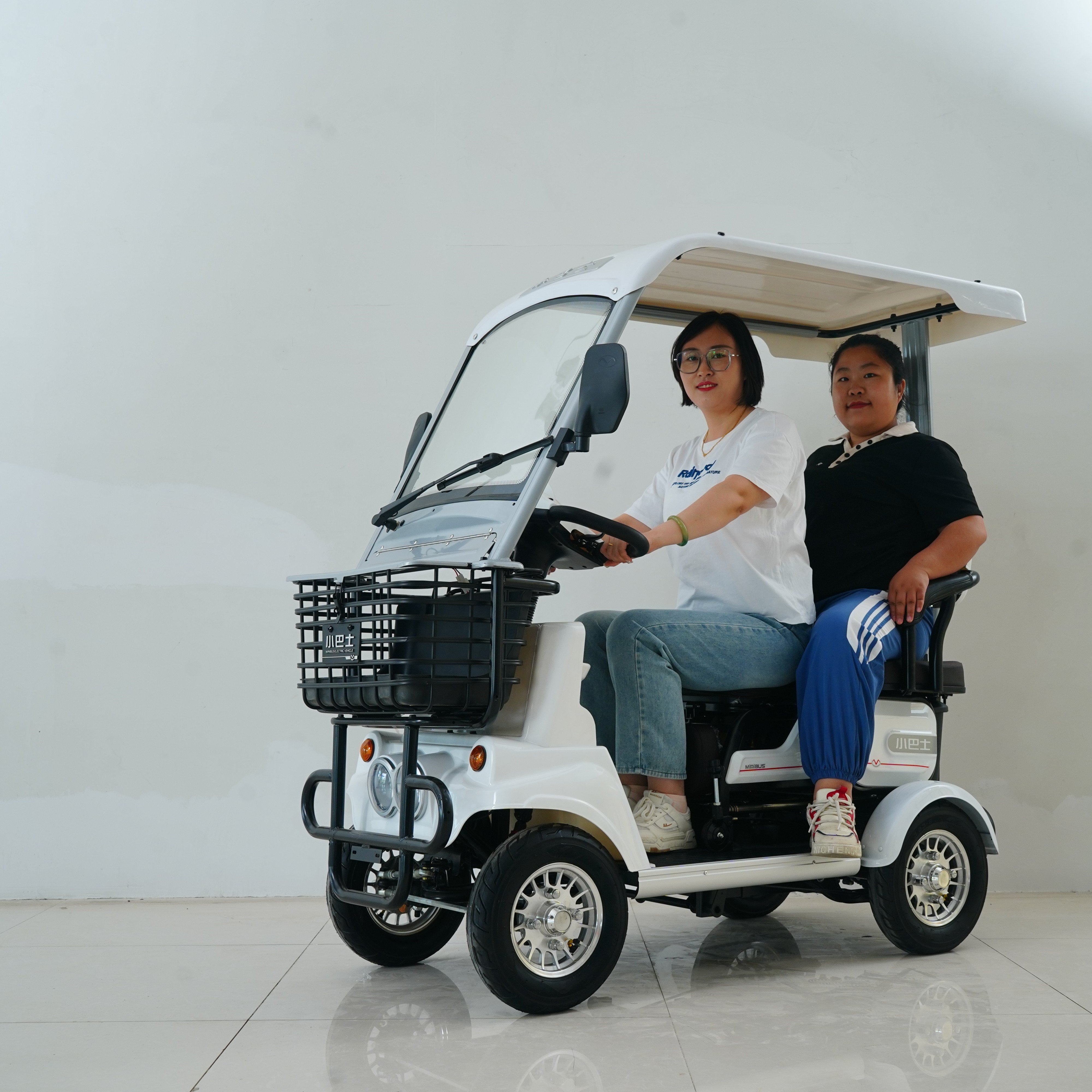 Minibus 2024 New Design electric scooter Golf Cart Electromagnetic Brake Safe Ajustable Seat Tourism And Sightseeing