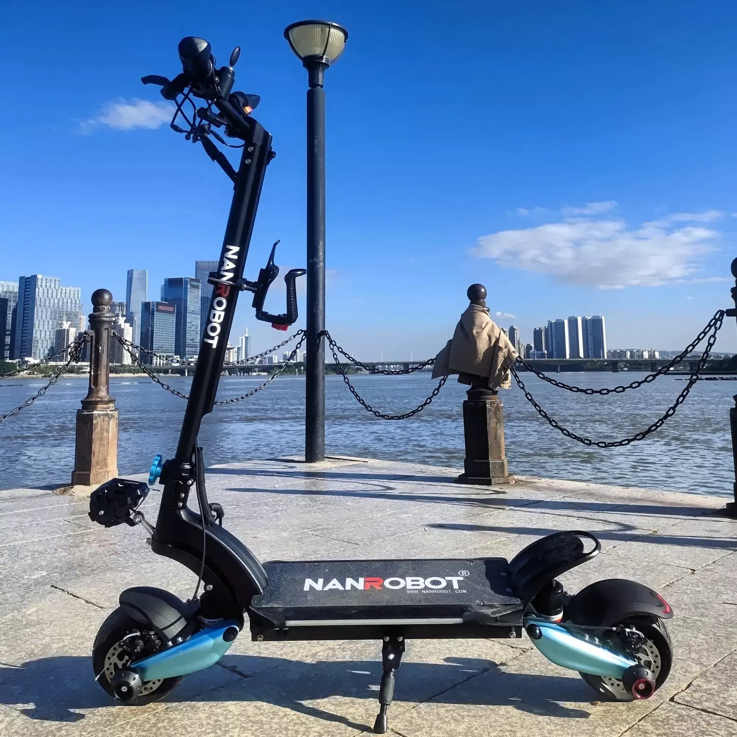 Nanrobot China D6+ Oil Brake Escooter 2000W Dual Motor Adult Electric Scooters