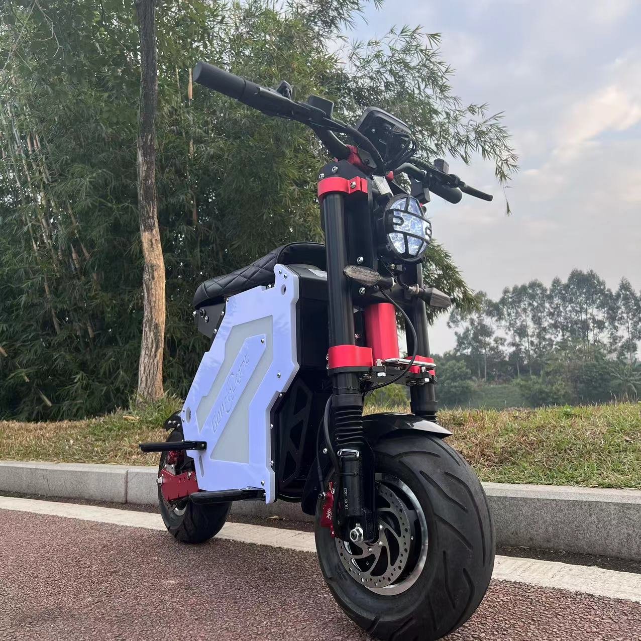 Geofought Molo 5 10000W 15000W Seated E Scooter Adult 13/14 Inch 100Km 60V 7000W 52V White 72V 5000W Mini Electric Scooter