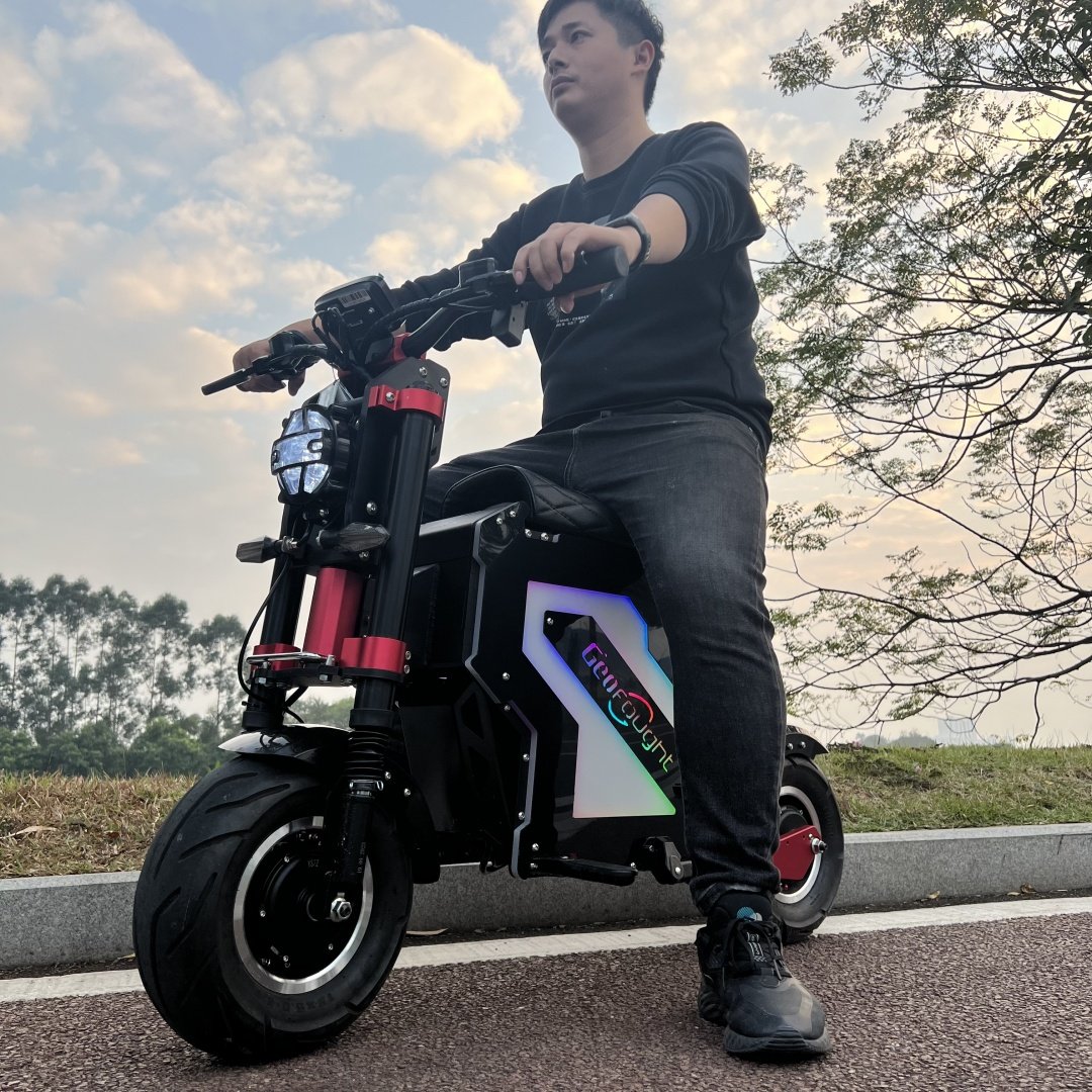 Geofought Molo 5 10000W 15000W Seated E Scooter Adult 13/14 Inch 100Km 60V 7000W 52V White 72V 5000W Mini Electric Scooter