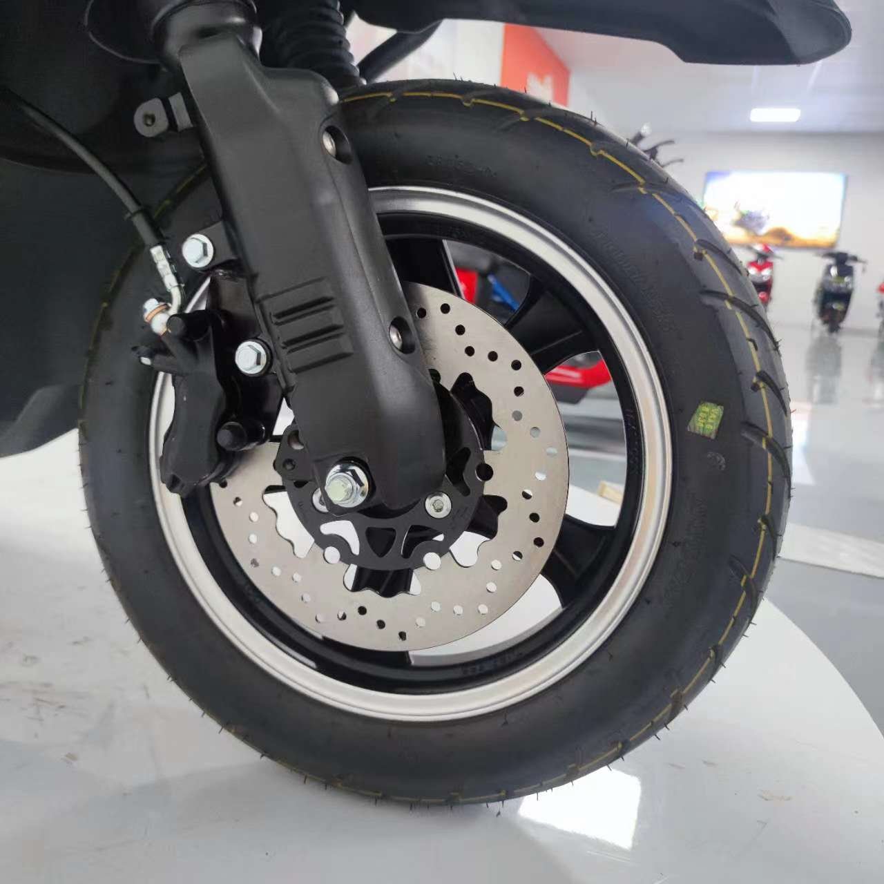 Peerless china supplier 2000w electric motorcycle CKD Electric Scooter in india Large electric motorcycle