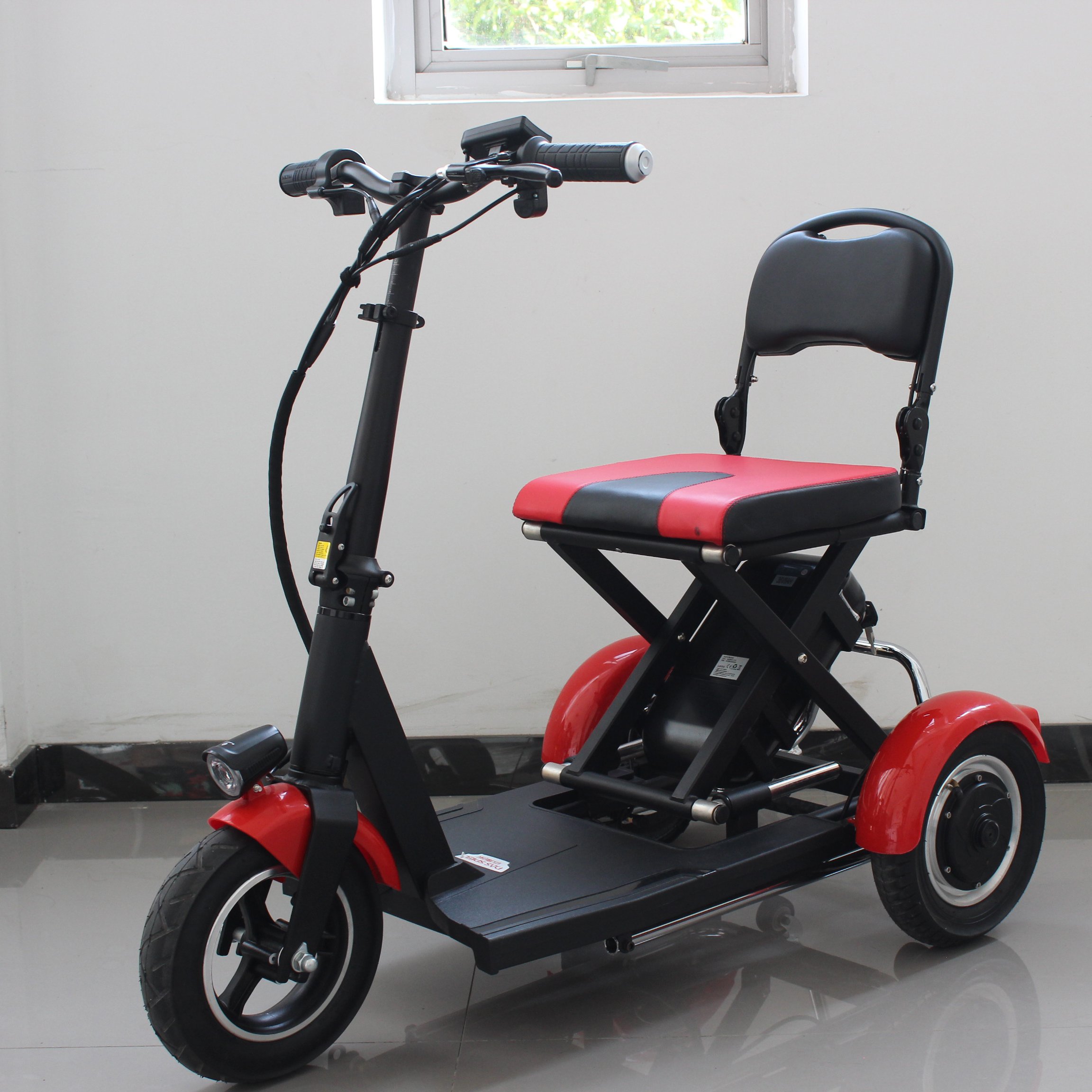 36V/300W Portable Folding Electric Mobility Scooter For The Old And Disabled
