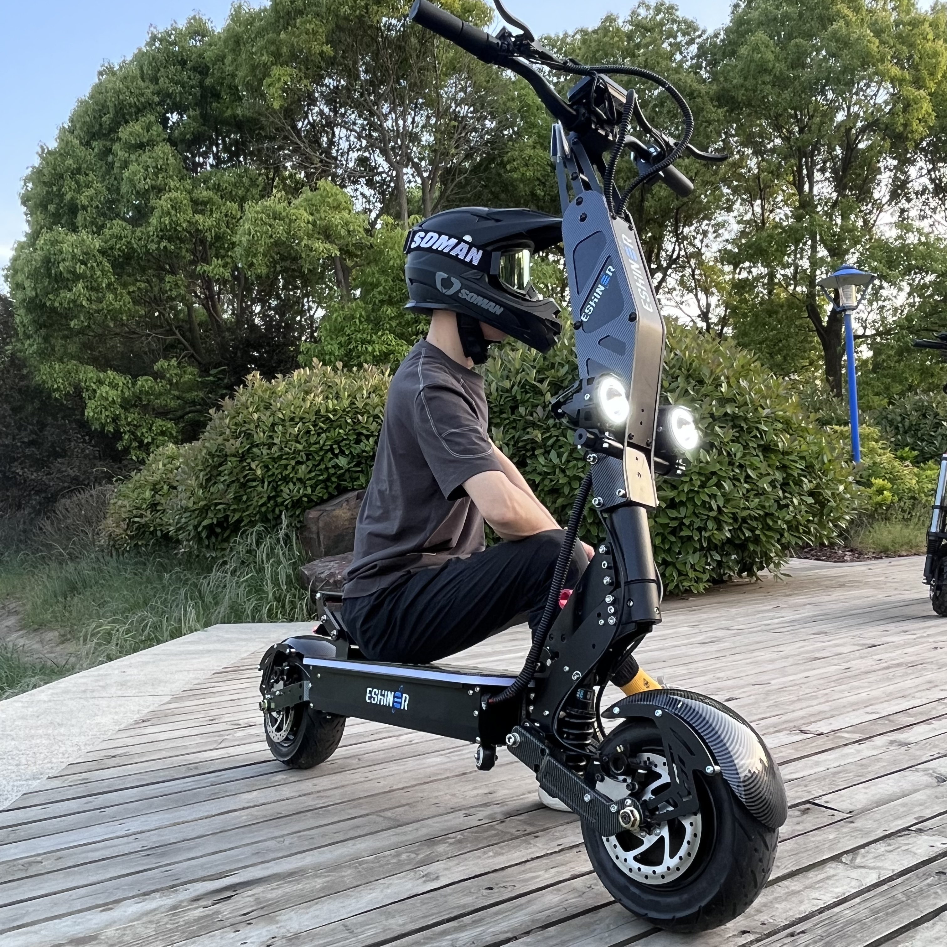 powerful adults fast speed e scooter 11 inch off/road tires dual motor fast speed 72V 8000w electric scooter with LED lights
