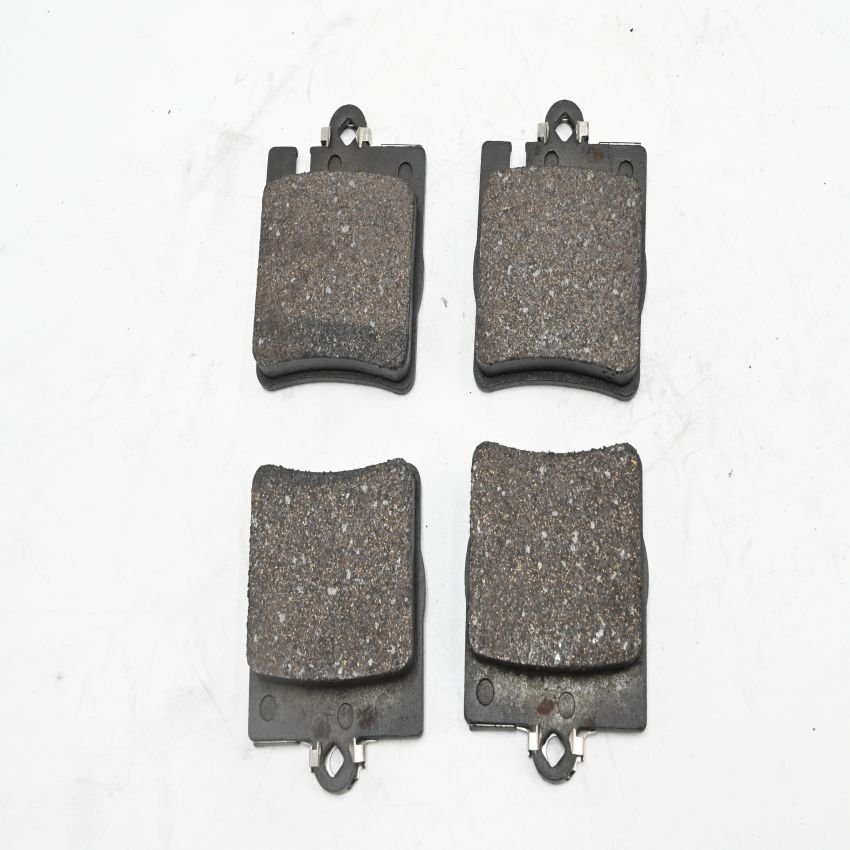 For Mercedes-Benz brake pads W203 W208 S203 C209 C208 A209 A208 C215 R171 A0034205220 A0034202820 A0054201920