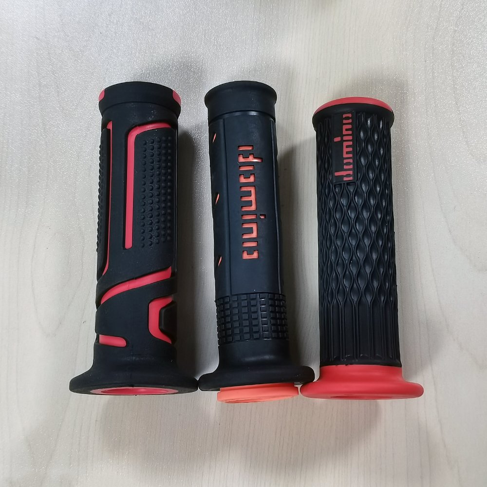 Instock Cheap Price Wholesale Motorbike Handle Grip Off-road Scooter Parts Universal 22mm Motorcycle Accessories Hand Grips