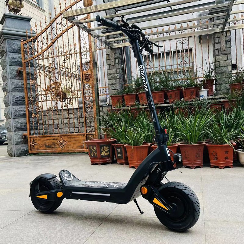 2023 New Design DriveTron 1000w 2000w 100KM Dual Drive Electric Scooter Manufacturer