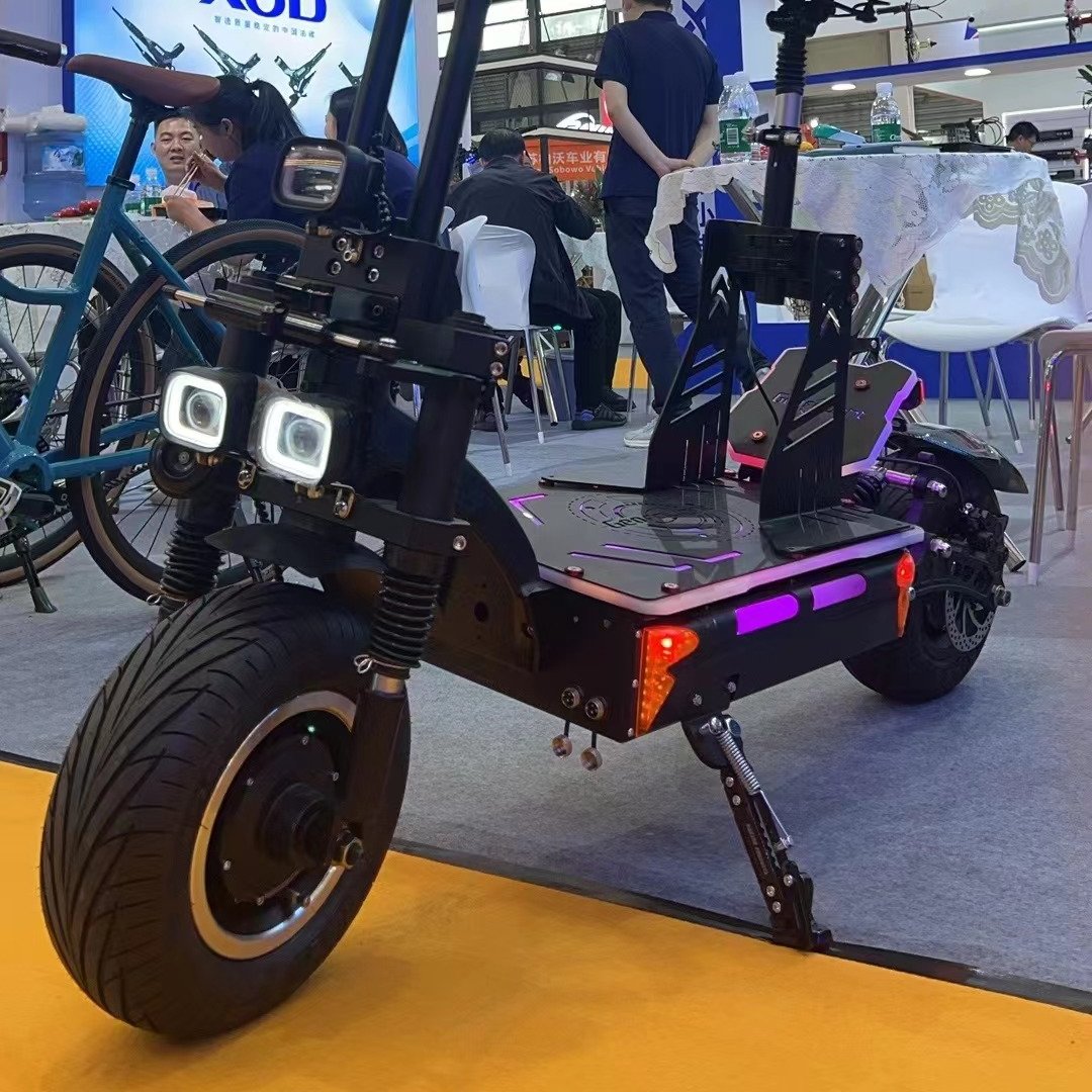 New Arrival Geofought 72v 50ah 8000w 10000w 15000W 13INCH Fat Tire 100-150KM fast folding Electric Scooter