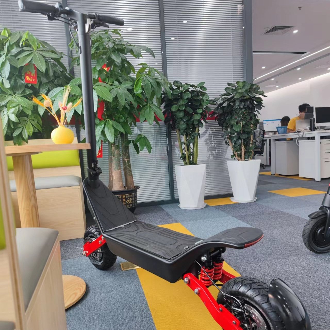 Powerful High-quality escooter 11inch Off Road X10 Scooter Folding Electric Scooter Fast Speed Mobility Scooter