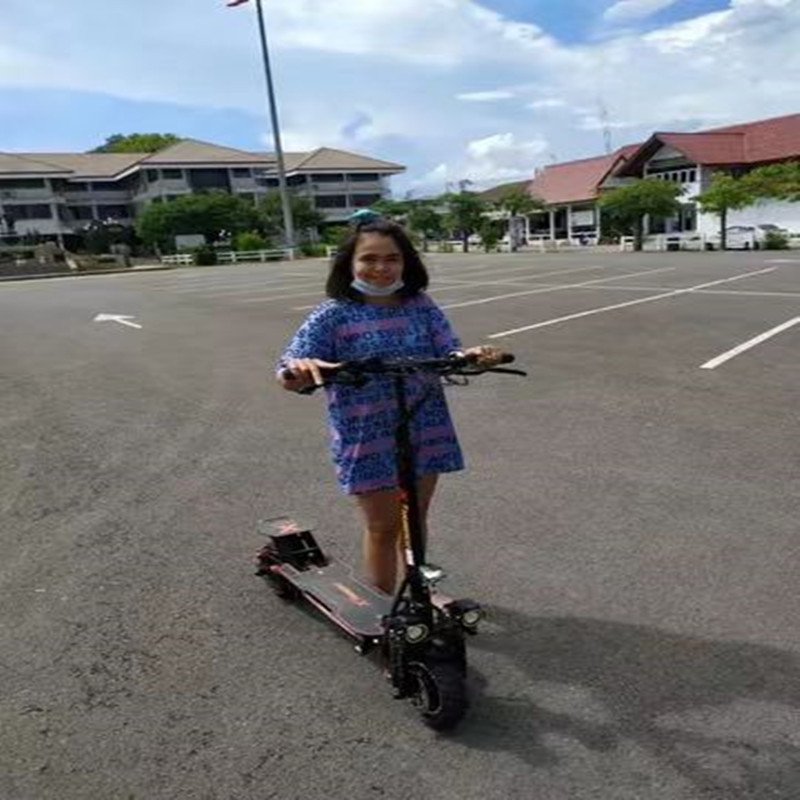 48V dual drive electric scooter 10 inch adult foldable off-road driving 1200w scooter electric scooter
