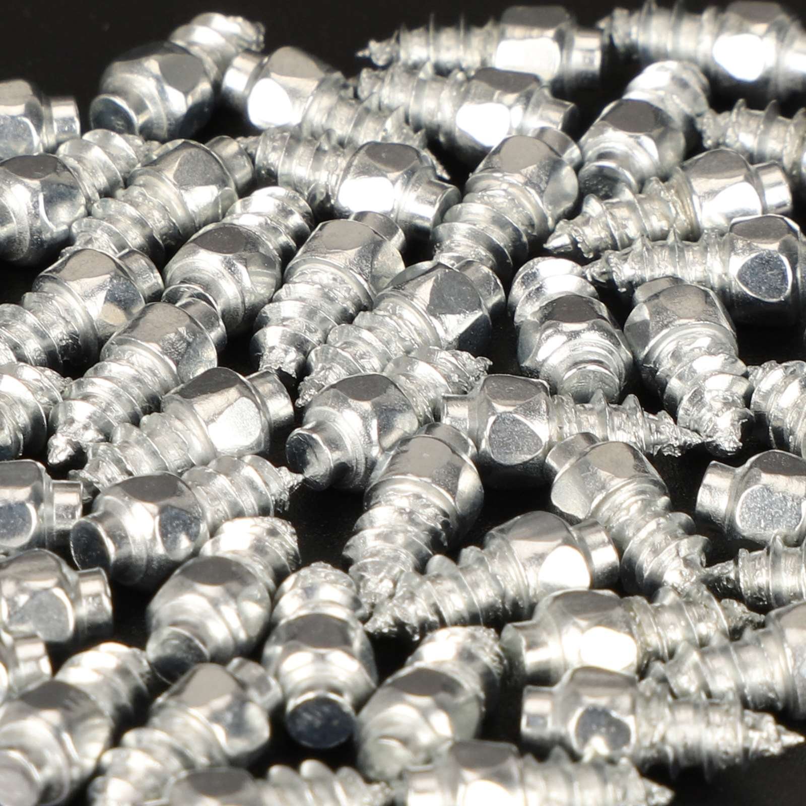 50pcs Small Screw in Tire Studs Spikes Hard Alloy Anti-Slip Stud Screws Tire Spikes for Tires-Security Anti-Skid E-scooter Wheel
