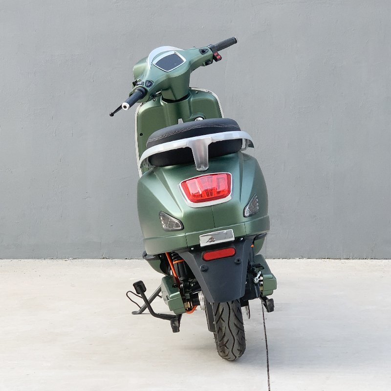 Wholesale 45km/h Long Range CKD electric scooter Adult Mini electric Motorcycle scooter Factory Directly Mobile Scooter With EEC