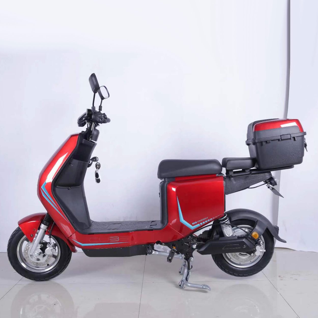 Best Selling 48V 500W 12A Electric Adult Scooter with Comfortable Seat and Foot Paddle
