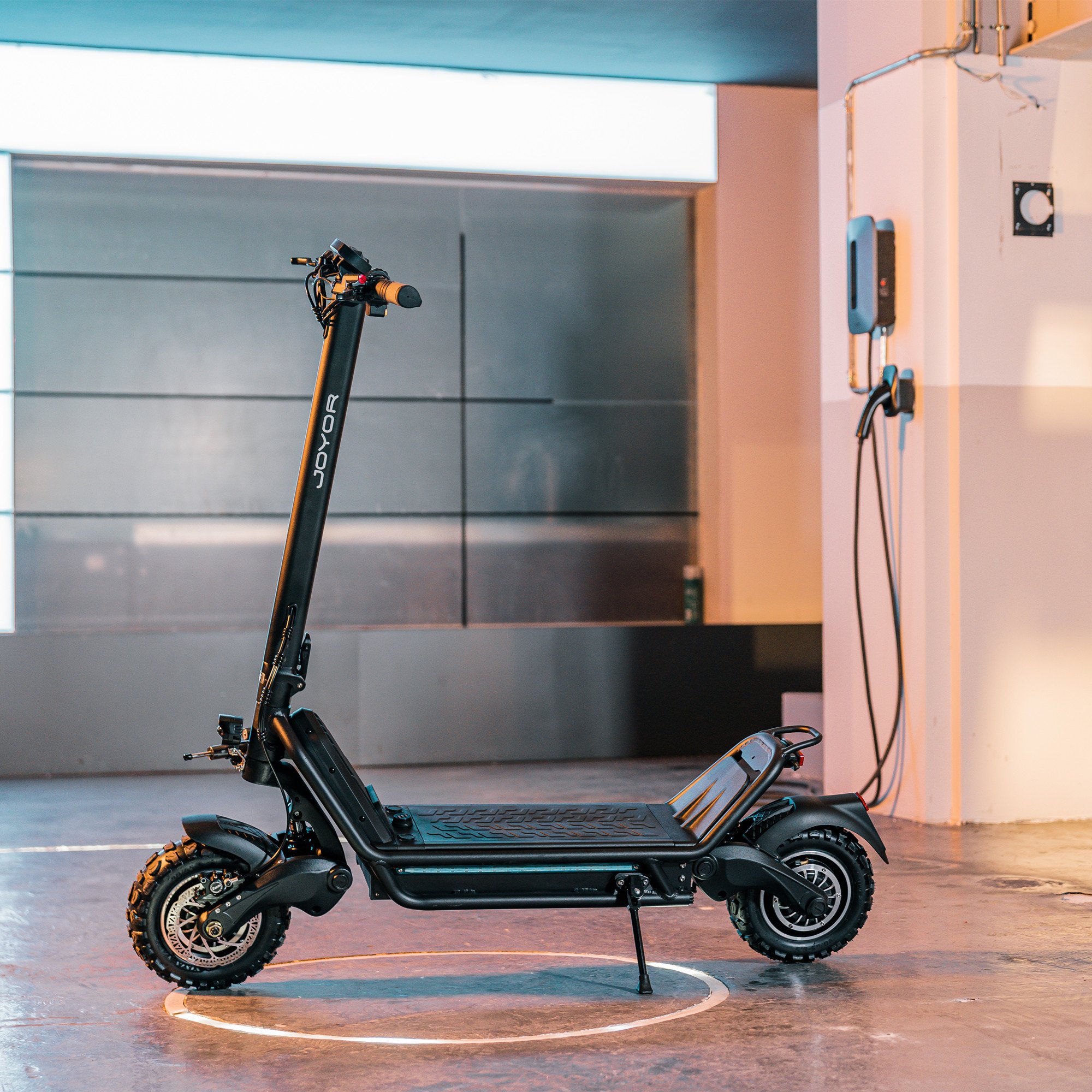 2023 new beed of performance Joyor E8-S Electric Scooter Dual Motor 5600 W EU stock US 