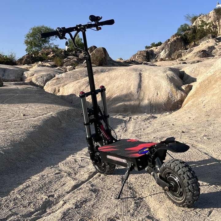 Europe USA Warehouse Electric Scooter 60V 5600W 6000w Off Road 38AH Battery Dual Motor Electric Scooter with Seat