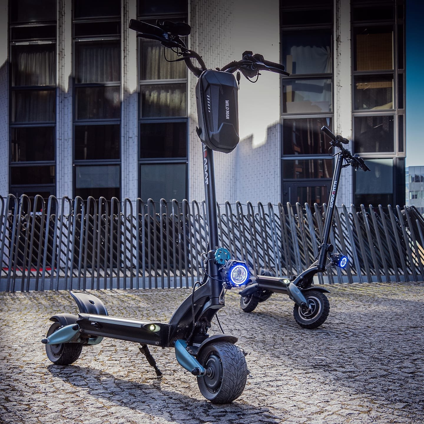 Nanrobot China Manufacture 1600w Quickwheel Adult Eco Hi Tech Folding Boy Urban Electric Scooter