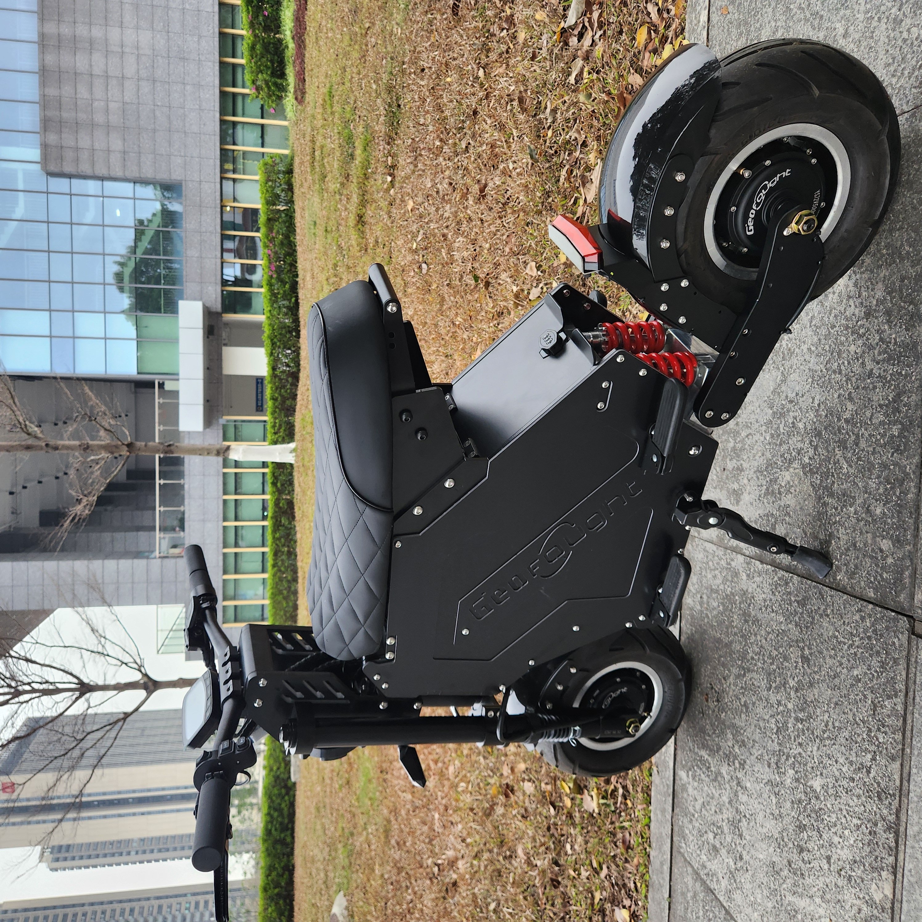 72V 50Ah Moped 10000W Escooter Big Wheel Off Road Usa Electric Scooters With Seats Lcd Display For Adult 2024