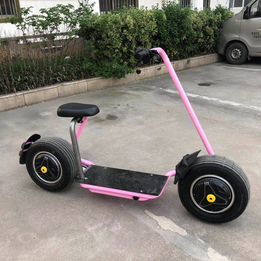 2024 New Electric Scooter Hot Selling 10 Inch Tire Customized Logo Citycoco 2000W Electric Kick Bike For Men