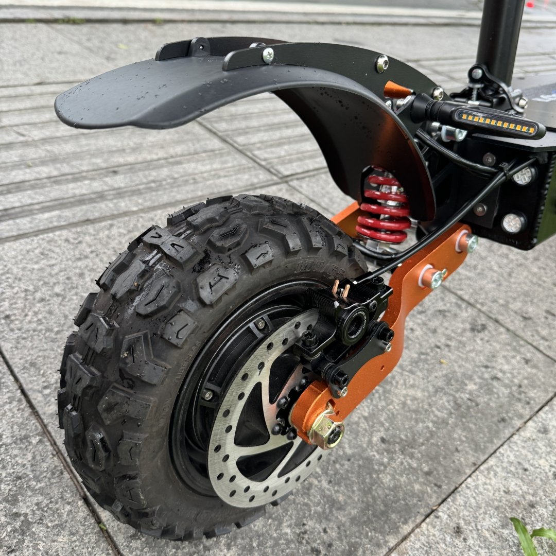 USA Stock Powerful Adult 11inch E-Scooter 60V 30Ah Battery 6000W Dual Motor Electric Scooter with Seat