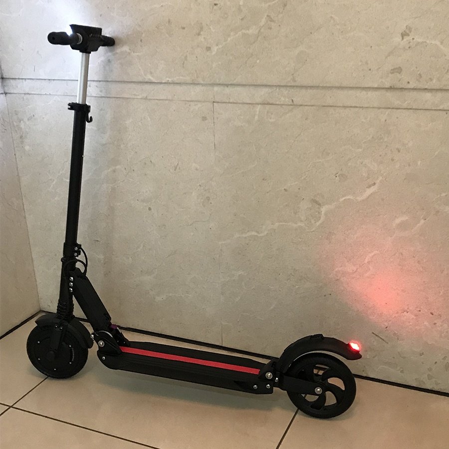 New Popular Foldable 36V 8" Lightweight Electric Scooter for cool riding and best commuting